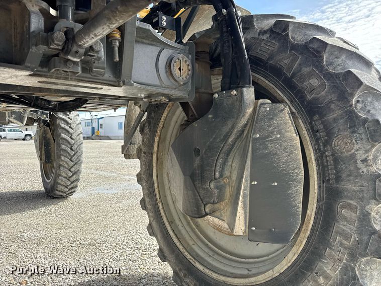 image for item DU3360 2012 Rogator RG1100 sprayer