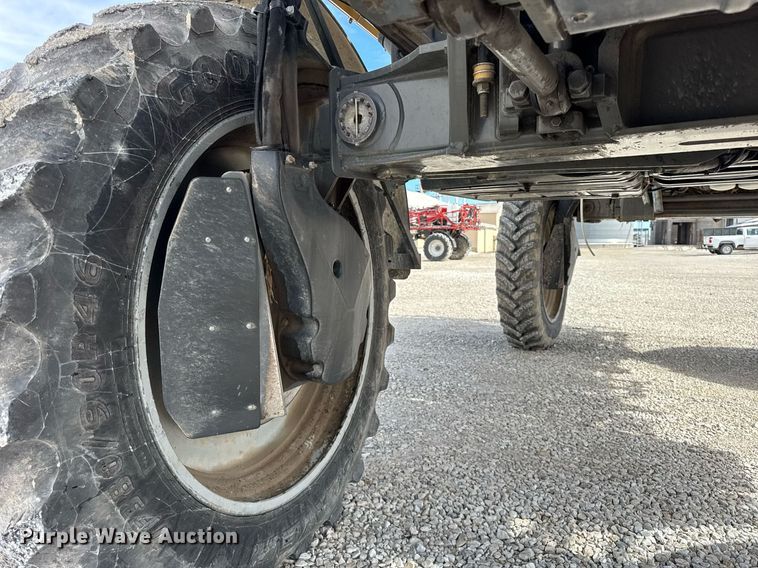 image for item DU3360 2012 Rogator RG1100 sprayer