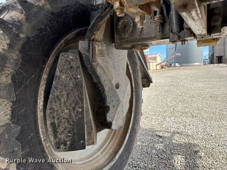 image for item DU3360 2012 Rogator RG1100 sprayer