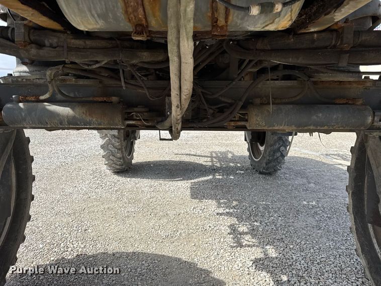 image for item DU3360 2012 Rogator RG1100 sprayer