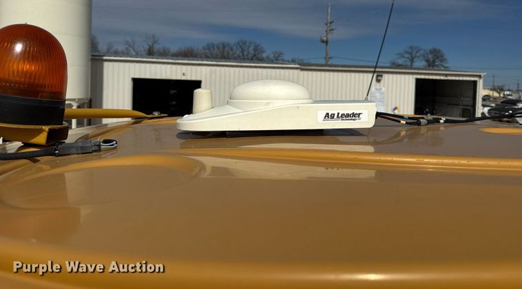 image for item DU3360 2012 Rogator RG1100 sprayer