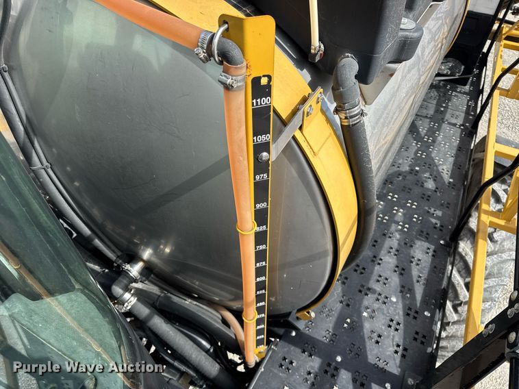 image for item DU3360 2012 Rogator RG1100 sprayer