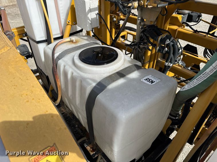 image for item DU3360 2012 Rogator RG1100 sprayer