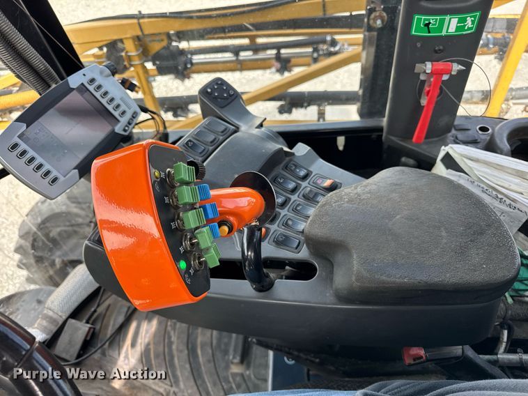 image for item DU3360 2012 Rogator RG1100 sprayer