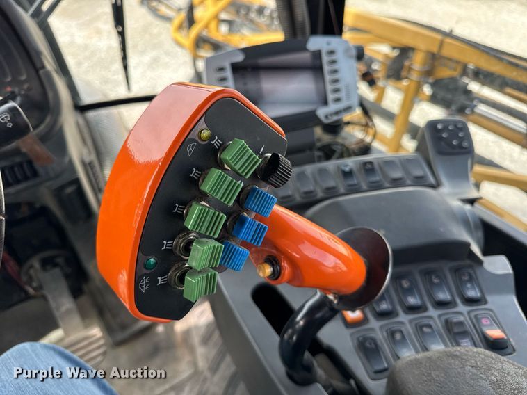 image for item DU3360 2012 Rogator RG1100 sprayer