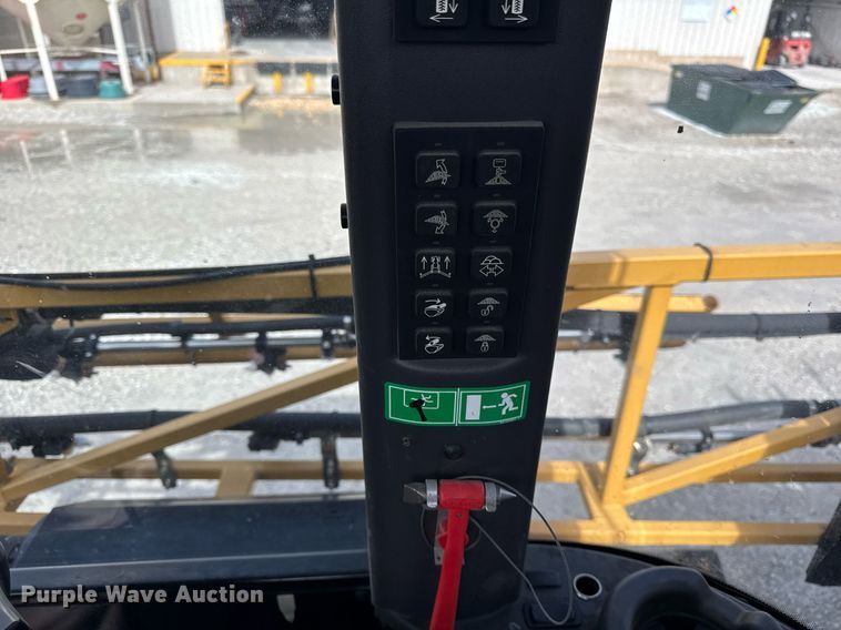 image for item DU3360 2012 Rogator RG1100 sprayer