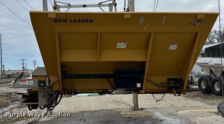 image for item DU3361 New Leader L4258G4 spreader bed