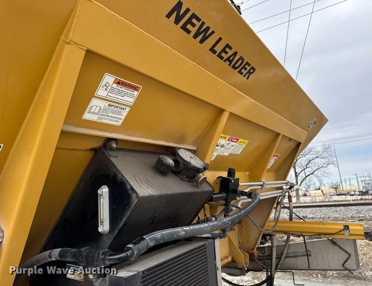 image for item DU3361 New Leader L4258G4 spreader bed