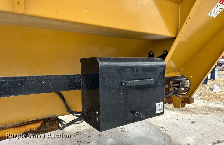 image for item DU3361 New Leader L4258G4 spreader bed