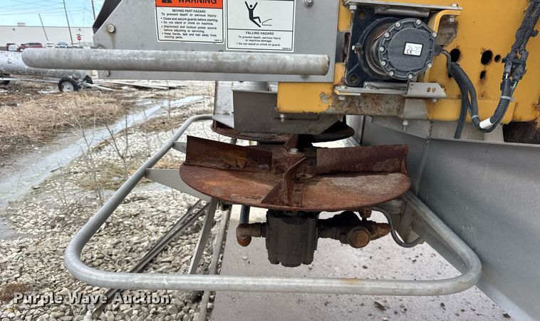 image for item DU3361 New Leader L4258G4 spreader bed