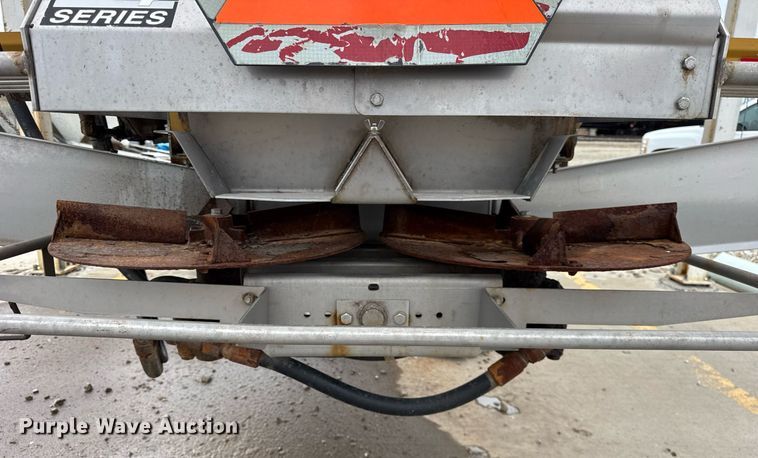 image for item DU3361 New Leader L4258G4 spreader bed