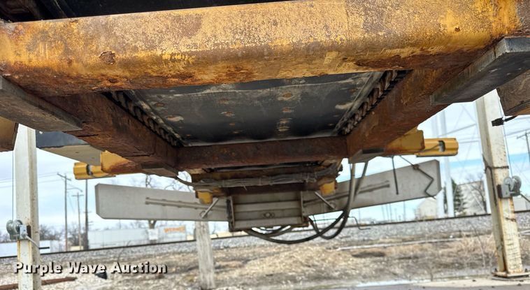 image for item DU3361 New Leader L4258G4 spreader bed