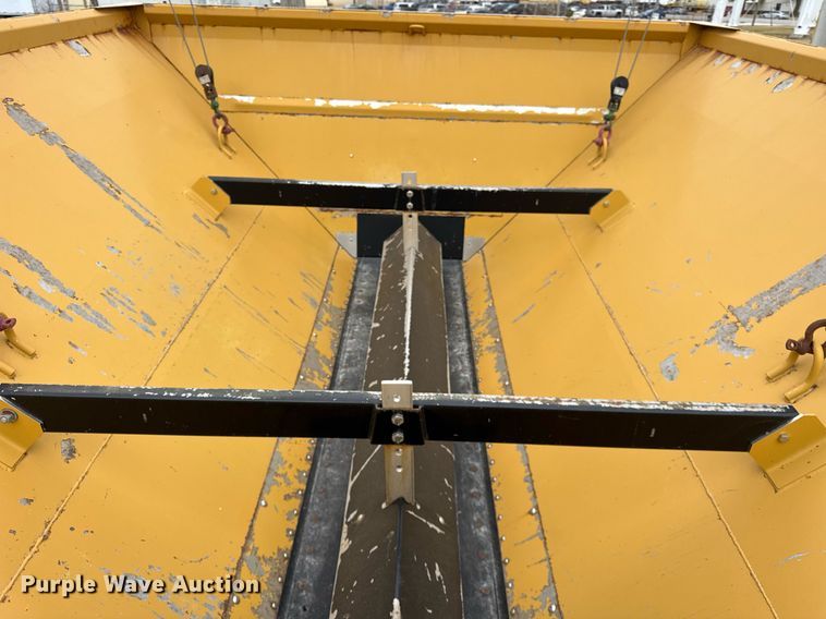 image for item DU3361 New Leader L4258G4 spreader bed