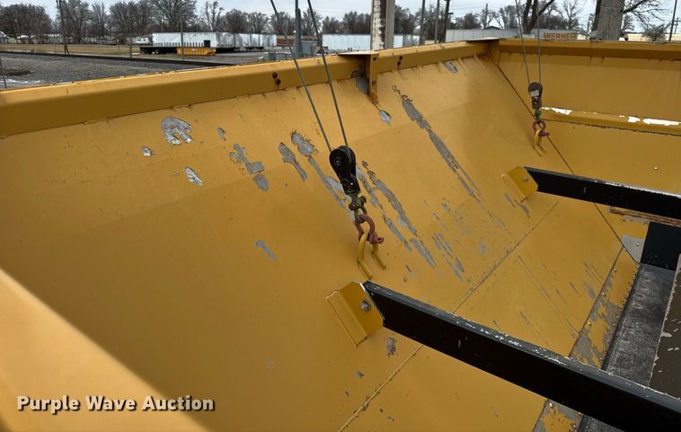 image for item DU3361 New Leader L4258G4 spreader bed