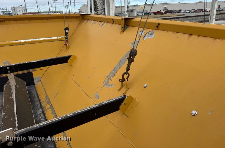 image for item DU3361 New Leader L4258G4 spreader bed