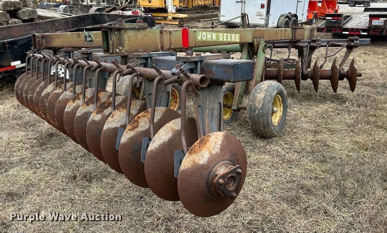 image for item DV1814 John Deere T3545 off-set disk