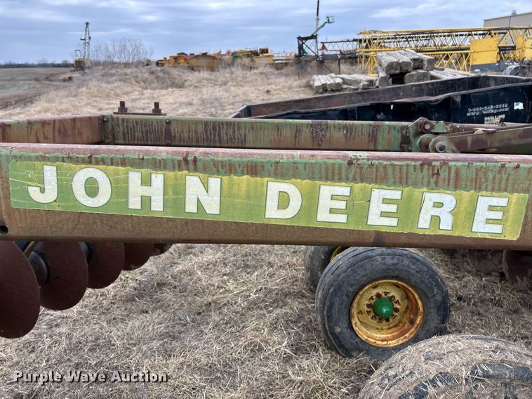 image for item DV1814 John Deere T3545 off-set disk