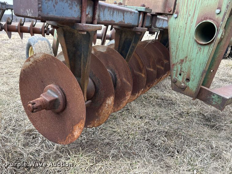 image for item DV1814 John Deere T3545 off-set disk