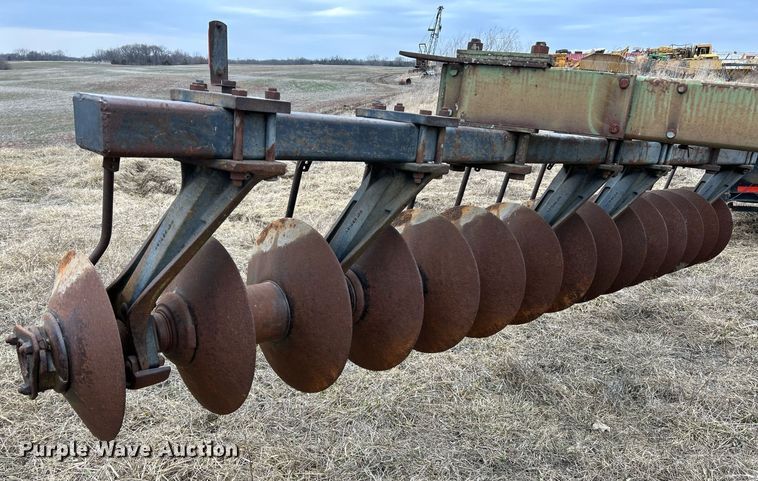 image for item DV1814 John Deere T3545 off-set disk