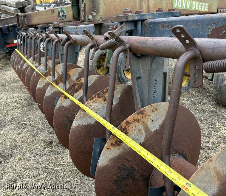 image for item DV1814 John Deere T3545 off-set disk