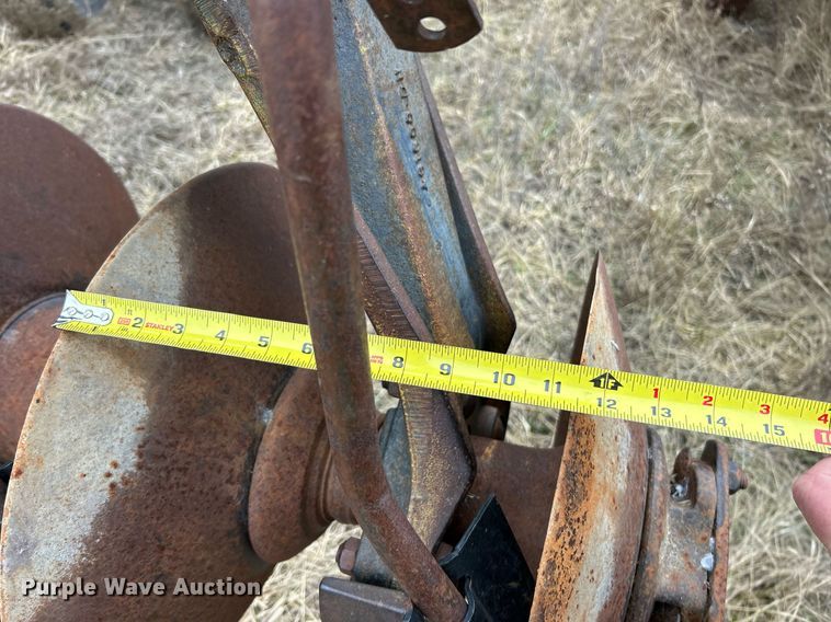 image for item DV1814 John Deere T3545 off-set disk