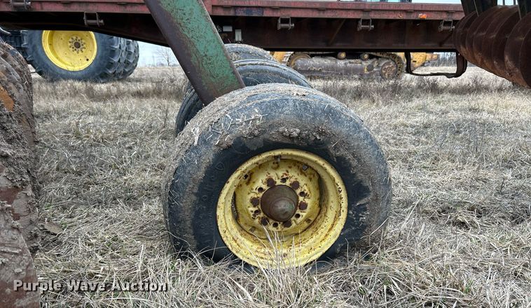 image for item DV1814 John Deere T3545 off-set disk