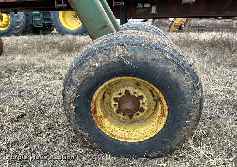 image for item DV1814 John Deere T3545 off-set disk