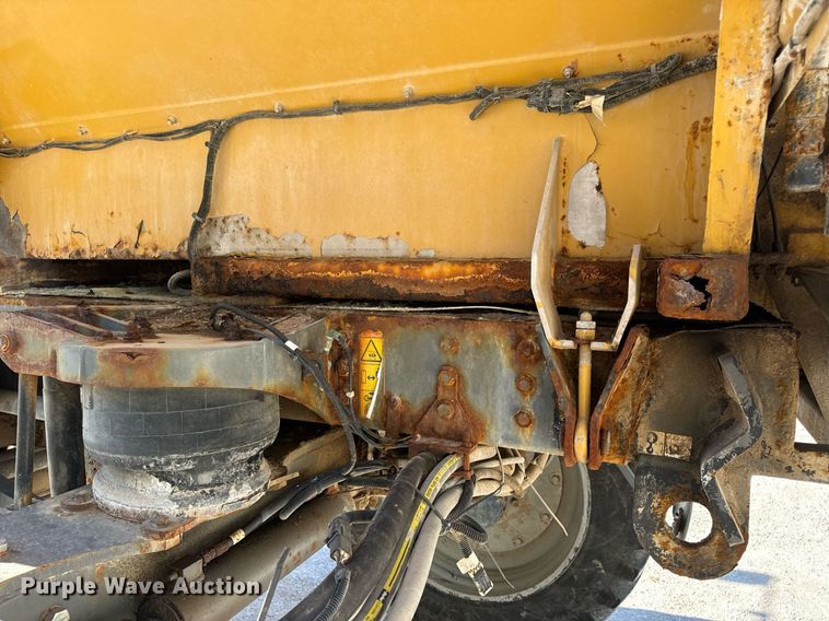 image for item DV1855 2012 RoGator RG900 applicator