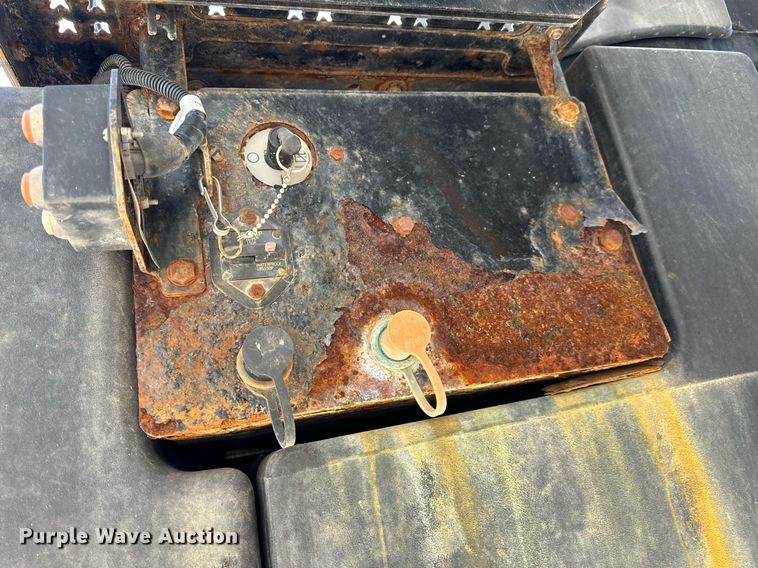 image for item DV1855 2012 RoGator RG900 applicator