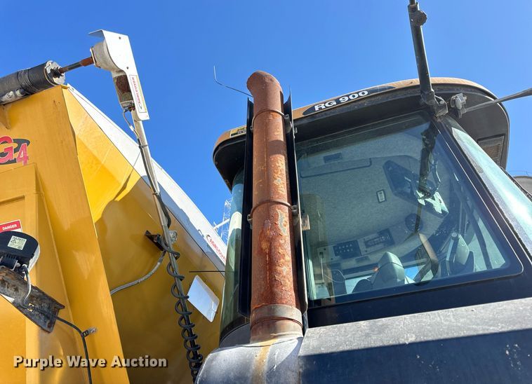 image for item DV1855 2012 RoGator RG900 applicator