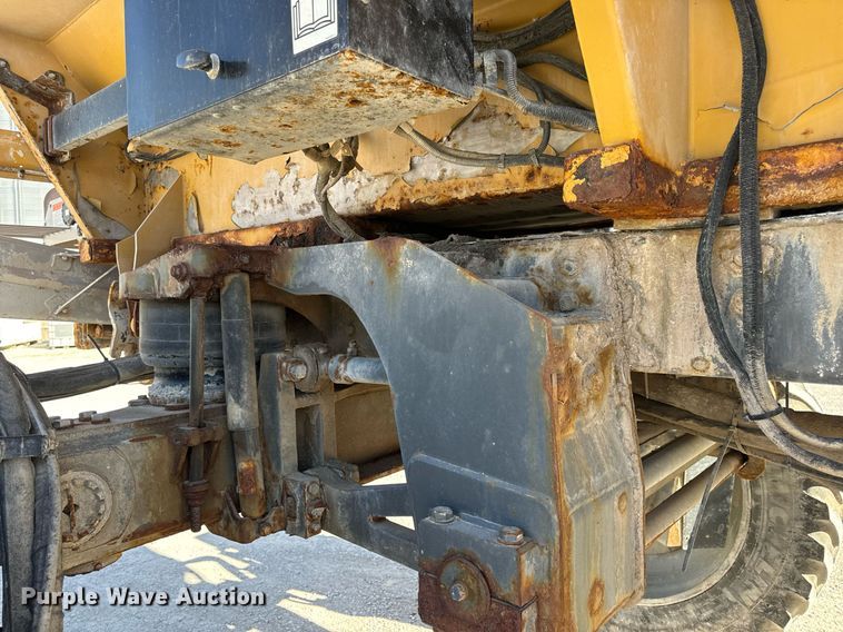 image for item DV1855 2012 RoGator RG900 applicator