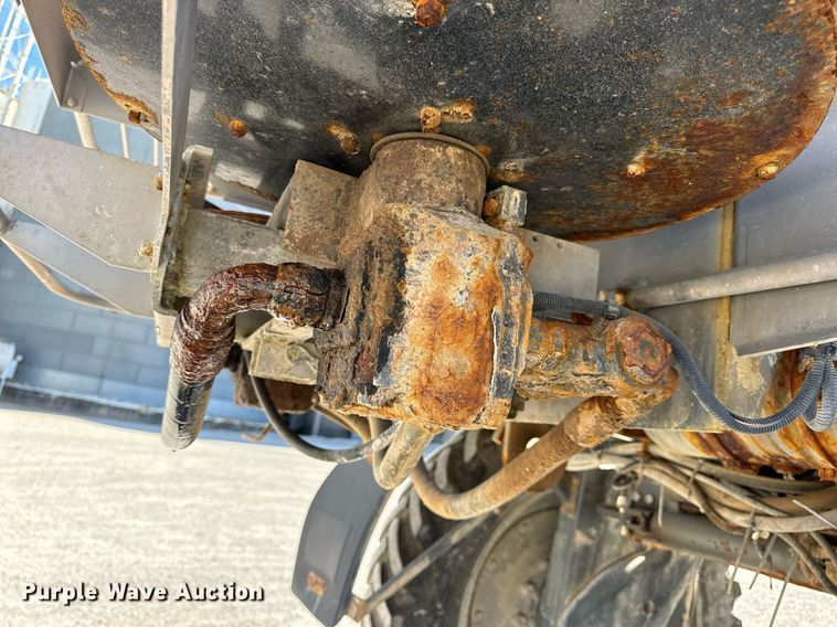 image for item DV1855 2012 RoGator RG900 applicator