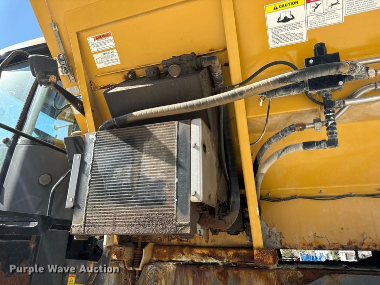 image for item DV1855 2012 RoGator RG900 applicator