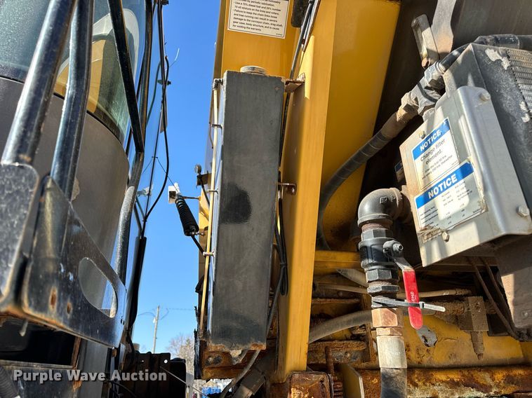 image for item DV1855 2012 RoGator RG900 applicator