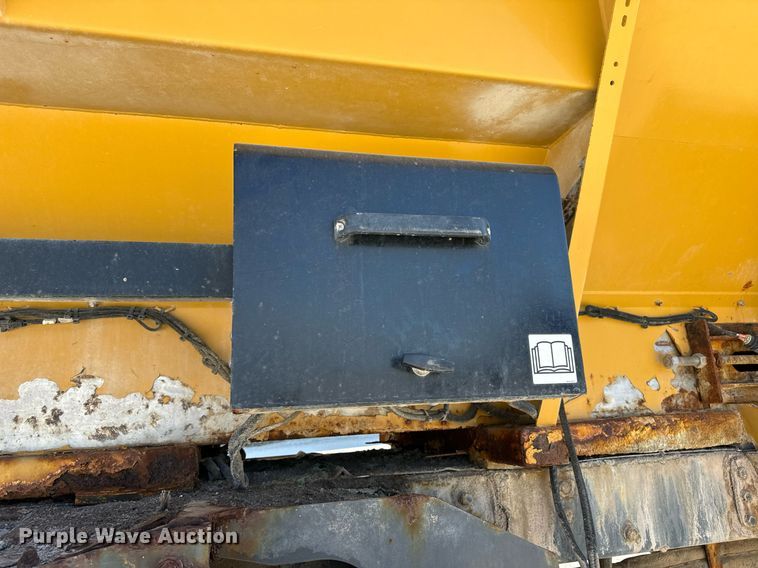 image for item DV1855 2012 RoGator RG900 applicator