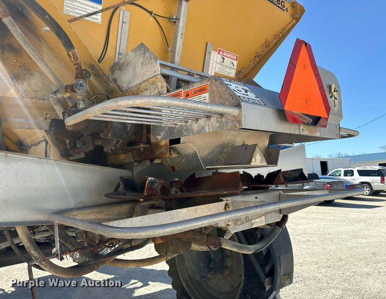 image for item DV1855 2012 RoGator RG900 applicator