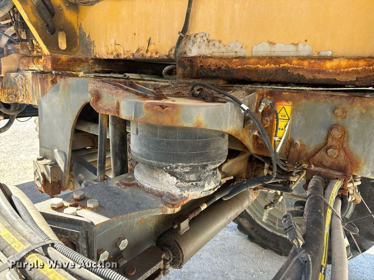 image for item DV1855 2012 RoGator RG900 applicator