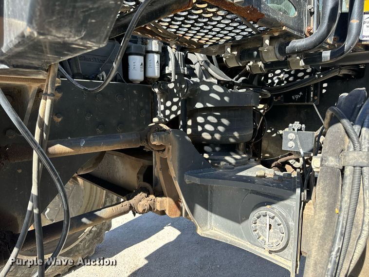 image for item DV1855 2012 RoGator RG900 applicator