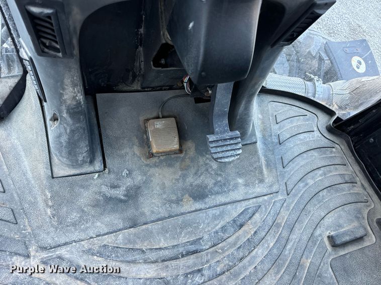 image for item DV1855 2012 RoGator RG900 applicator