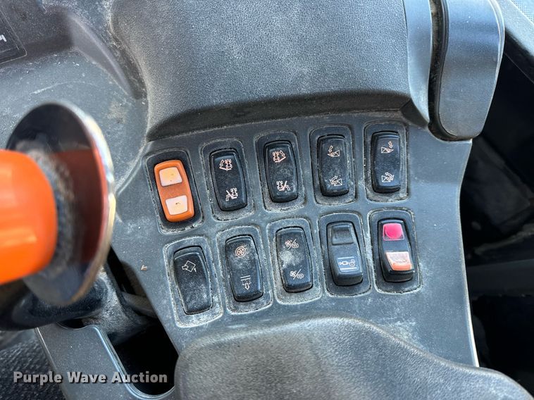 image for item DV1855 2012 RoGator RG900 applicator