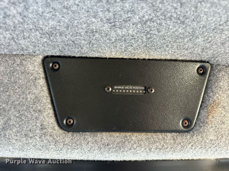 image for item DV1855 2012 RoGator RG900 applicator