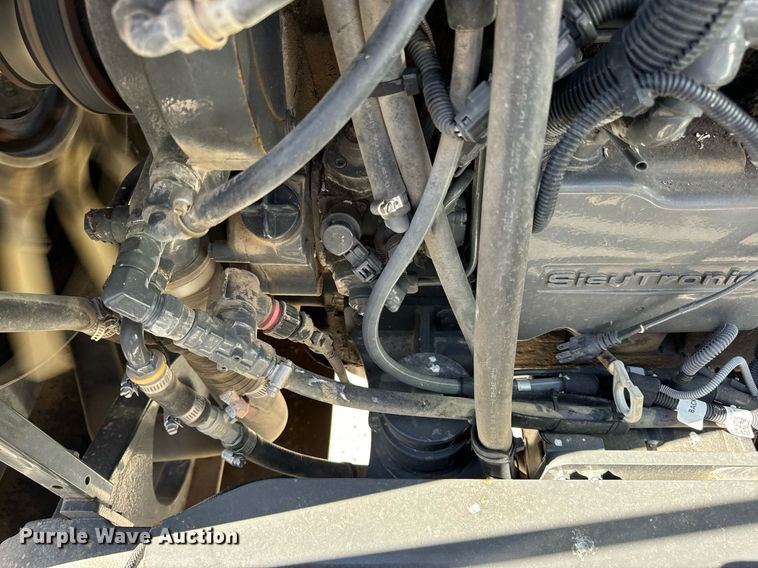 image for item DV1855 2012 RoGator RG900 applicator