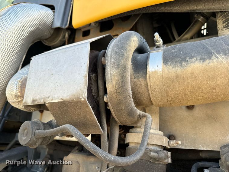 image for item DV1855 2012 RoGator RG900 applicator