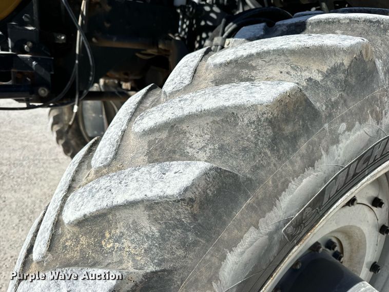 image for item DV1855 2012 RoGator RG900 applicator