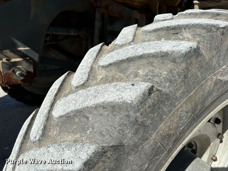 image for item DV1855 2012 RoGator RG900 applicator