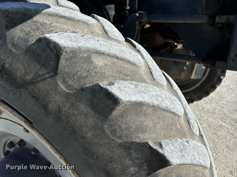 image for item DV1855 2012 RoGator RG900 applicator