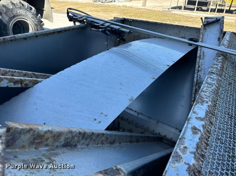 image for item DV1858 New Leader L4000G4 applicator bed