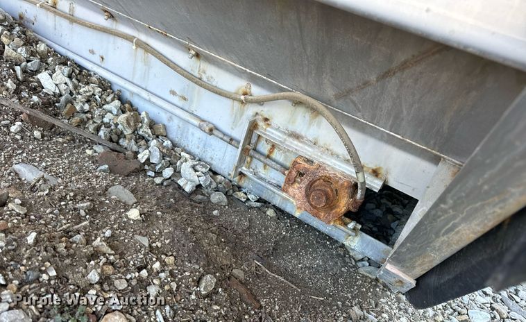 image for item DV1858 New Leader L4000G4 applicator bed