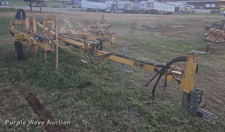 image for item DW1852 Vermeer WR-V8 hay rake