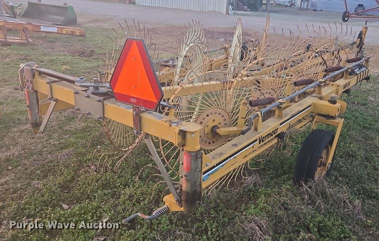 image for item DW1852 Vermeer WR-V8 hay rake